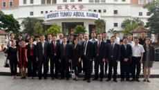 beat365唯一官方网站代表团随广西教育代表团赴马来西亚参加教育合作论坛