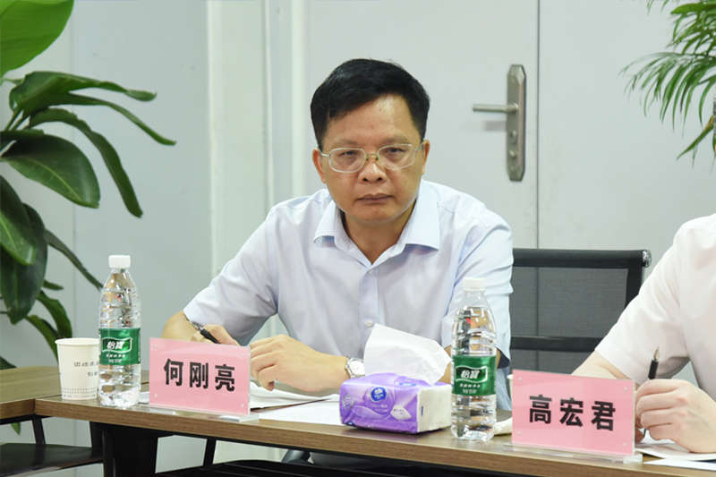 3何刚亮副校长出席会议.jpg