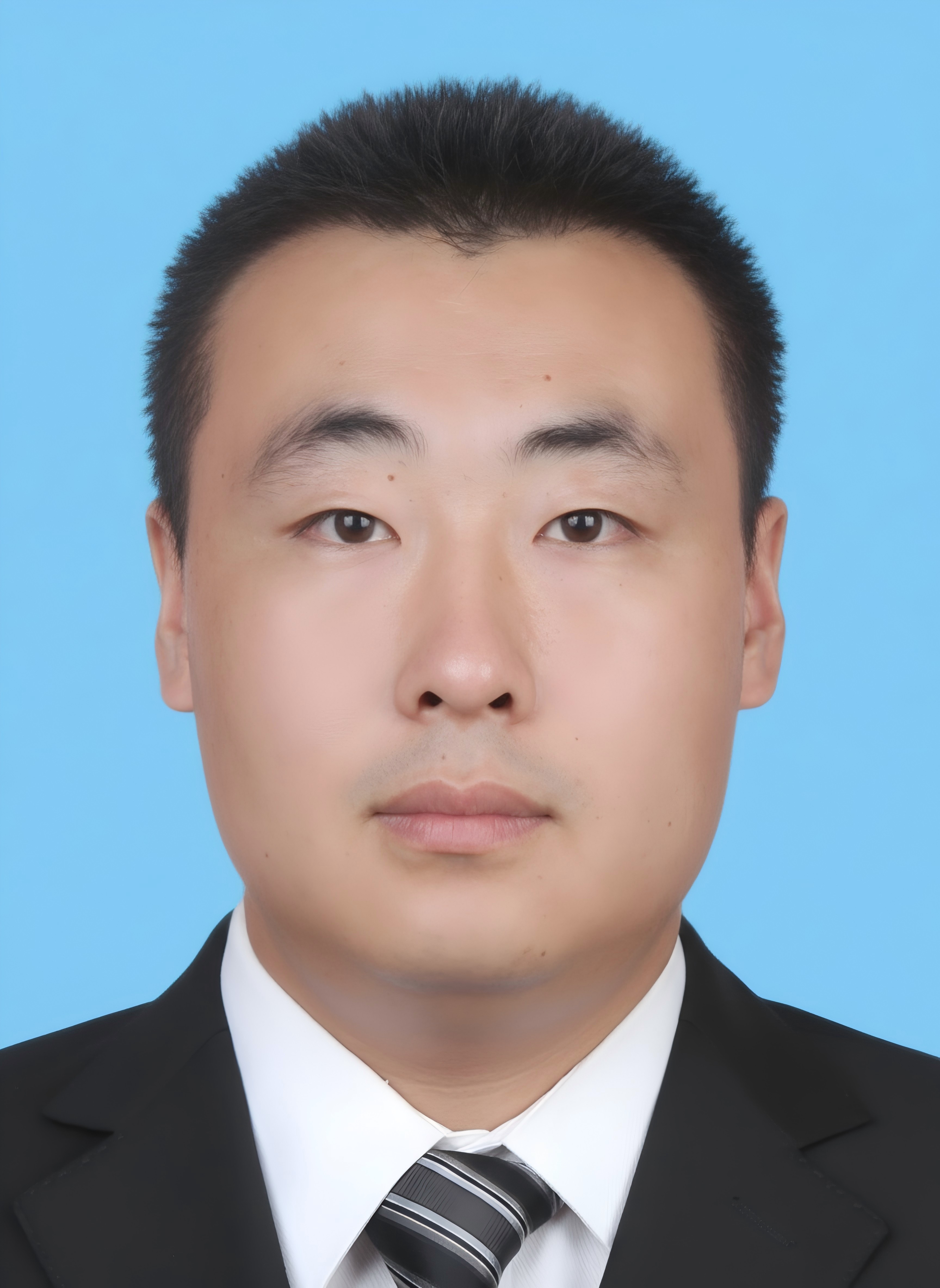 闫乾+硕导照片