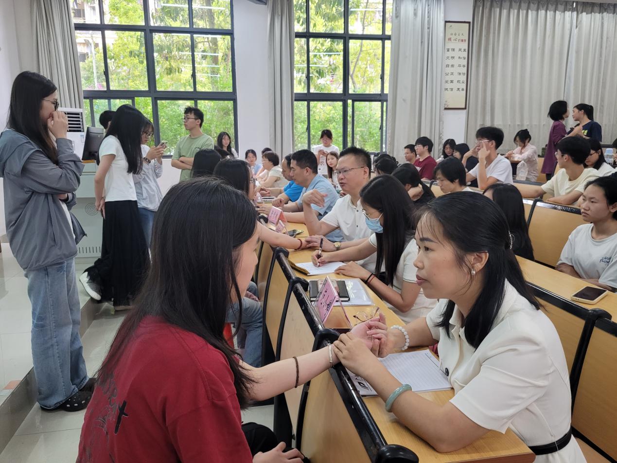 添加图片描述 添加图片描述